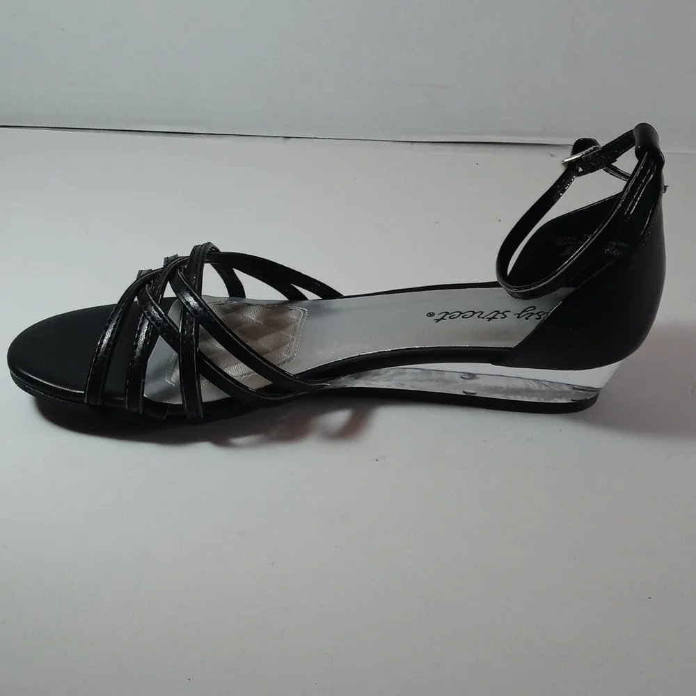 Sandal